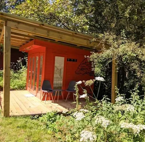 Stay Wild Retreats \'Glamping Pods And Tents\'