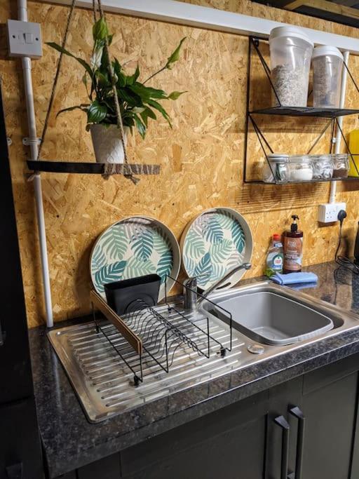 Wild Retreats 'glamping Pods And Tents' Campingplatz *